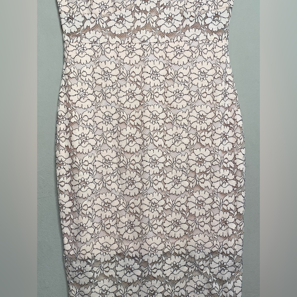 Privy Privately Privileged Women’s Lace Midi Blush Pink Bodycon Dress Size Large - Picture 16 of 16